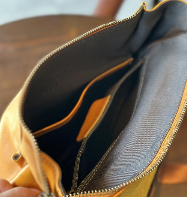 ユニセックス ！|カーキ|コーヒー|茶|黒|4色|天然牛革リュックサック