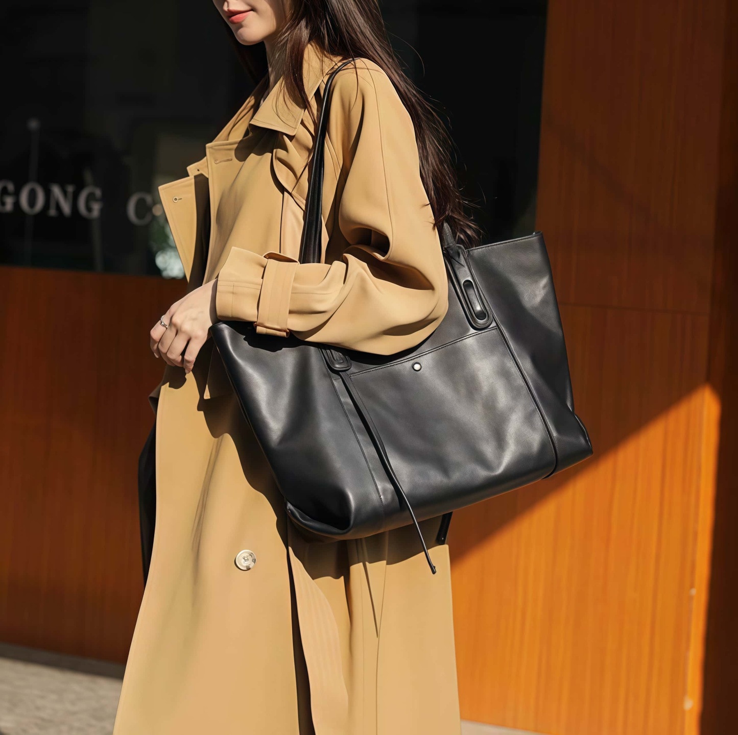 優雅な天然牛革トートバッグ|通勤・旅行に最適な大容量デザイン