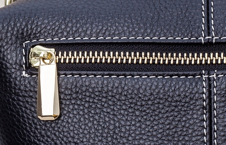 上質の魅力！•黒|カラメル|2色•高品質な厚手な天然軟めな牛革ハンドバッグ•牛革斜ショルダーバッグ