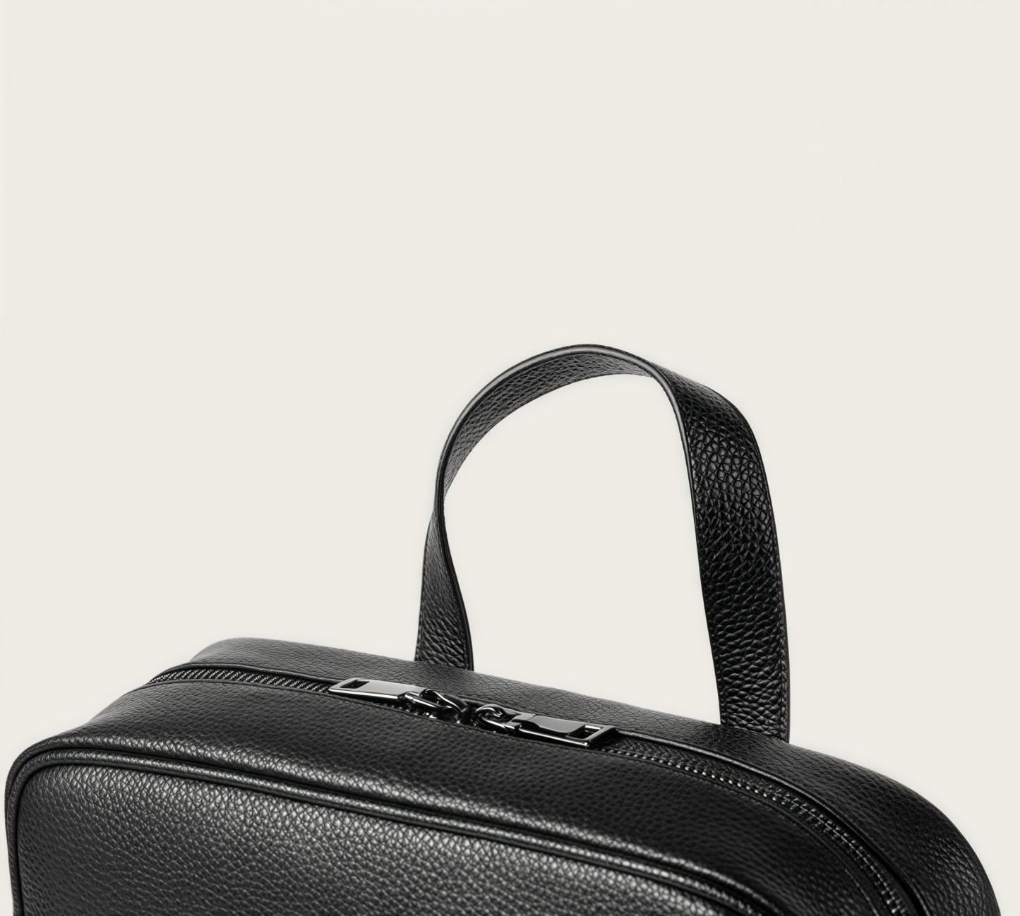 天然牛革製 ビジネス通勤向け ダブルストラップリュック