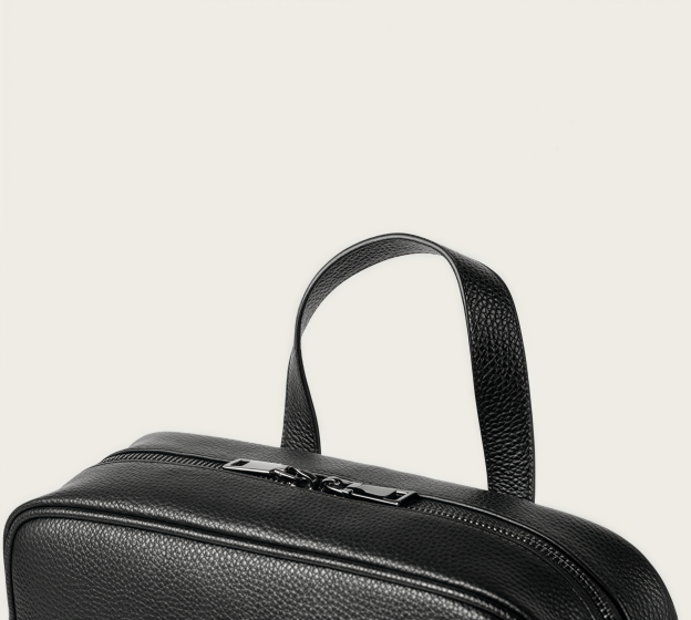 天然牛革製 ビジネス通勤向け ダブルストラップリュック