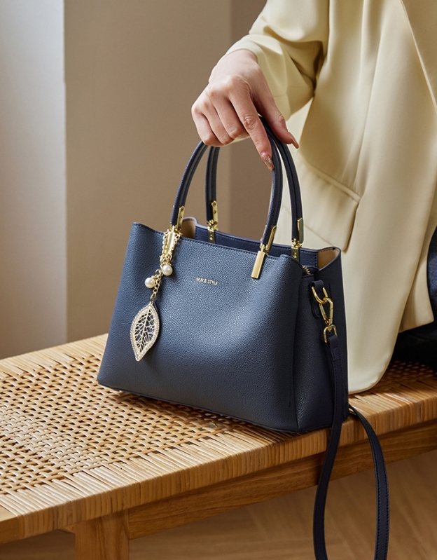 季節の新作！•贅沢感•青|黒|ワインレッド|3色•天然牛革ハンドバッグ•牛革ショルダーバッグ