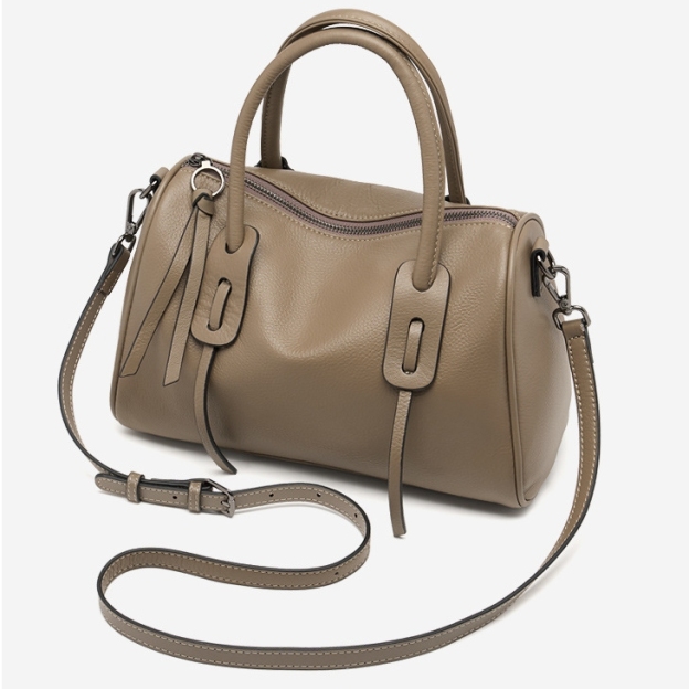 軽量で快適 ！•カーキ|黒|カラメル|3色•3WAY•厚みのある柔らかい天然牛革ハンドバッグ•牛革ショルダーバッグ