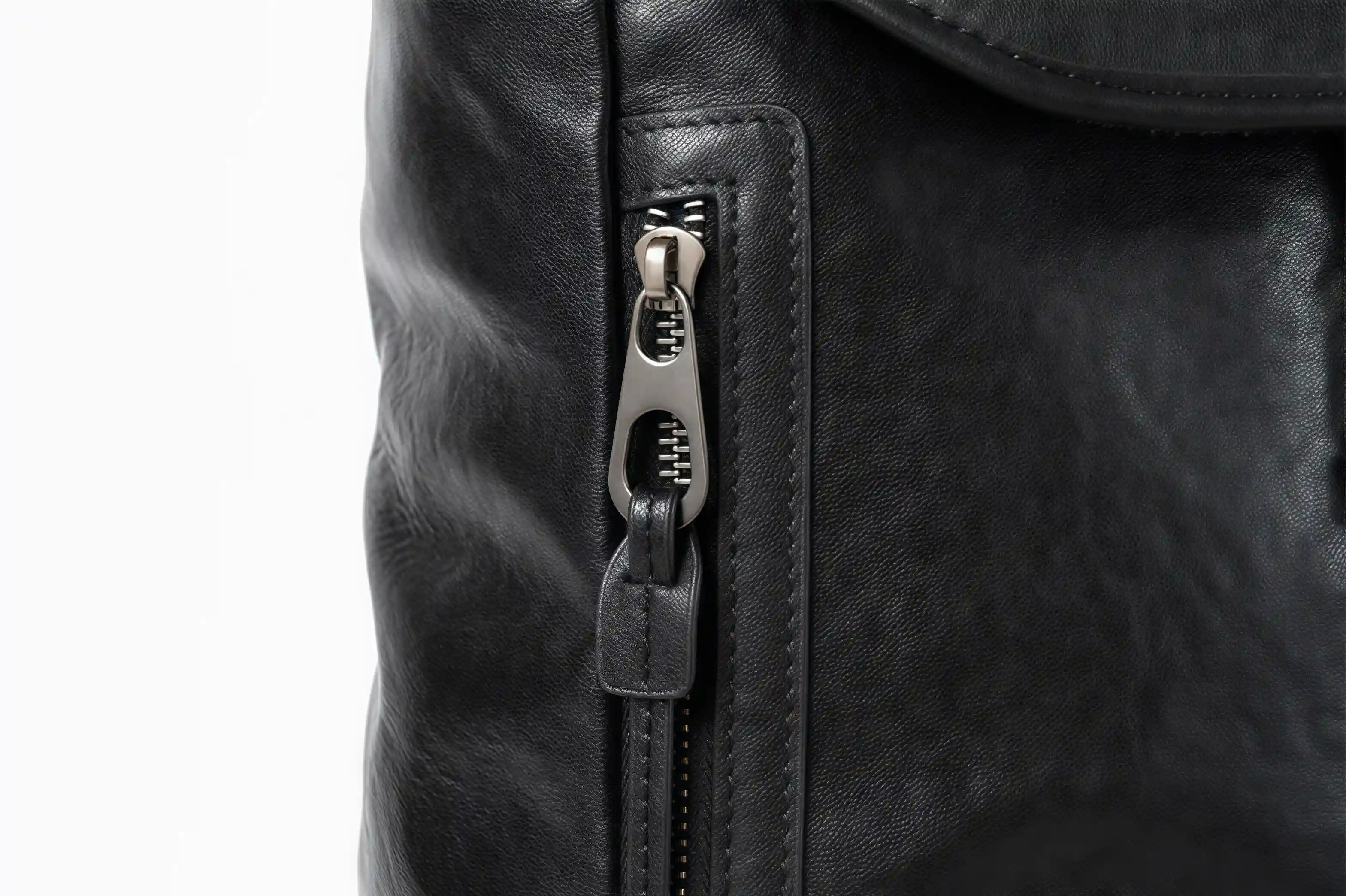 【植鞣牛革】バックパック |15.6 インチ PC 収納可｜大容量設計・通勤・旅行対応|