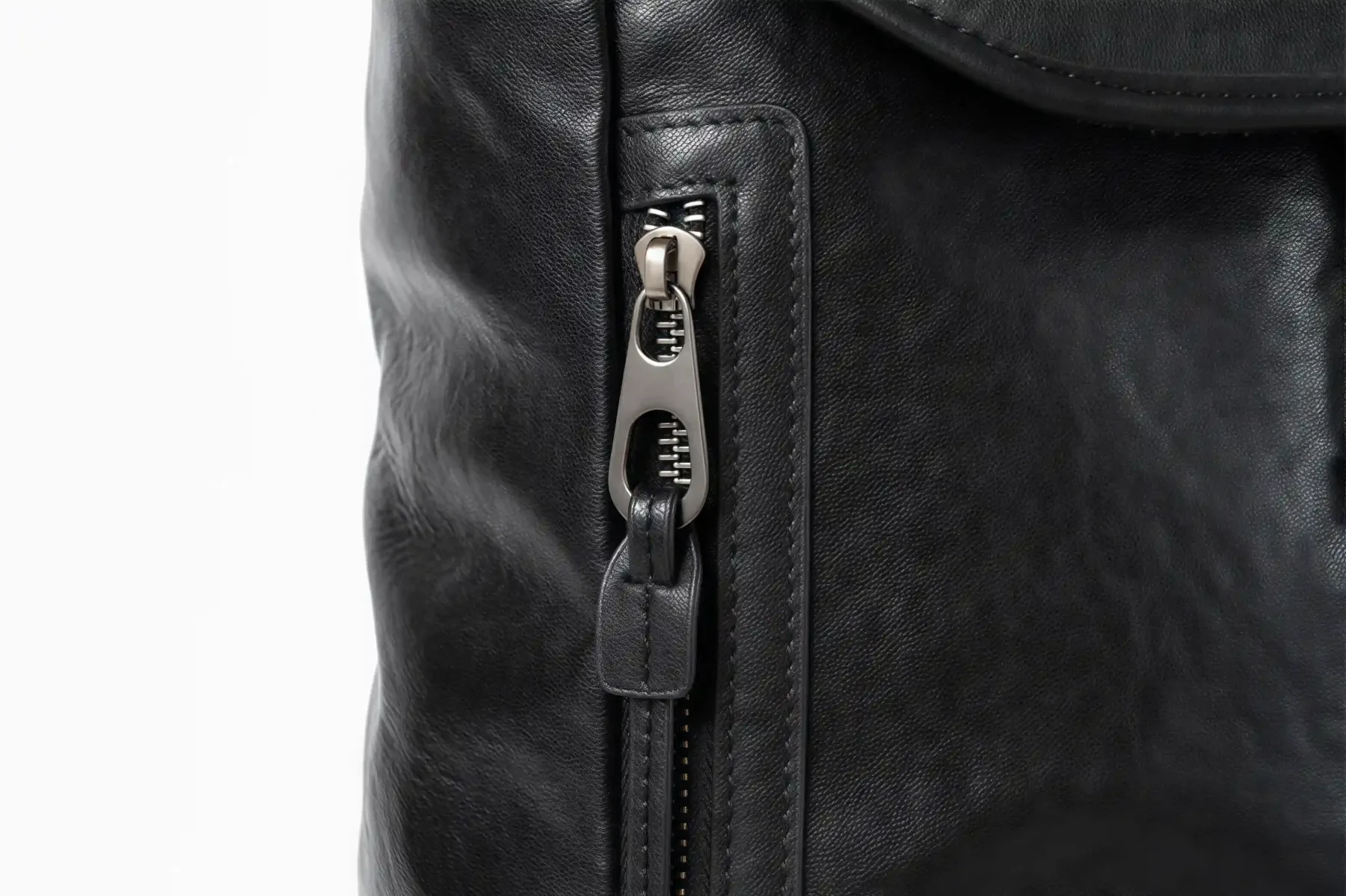 【植鞣牛革】バックパック |15.6 インチ PC 収納可｜大容量設計・通勤・旅行対応|