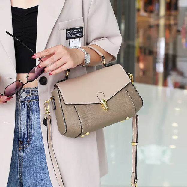 牛革斜め掛けバッグ|片肩バッグ|牛革ハンドバッグ|スーツに合わせる