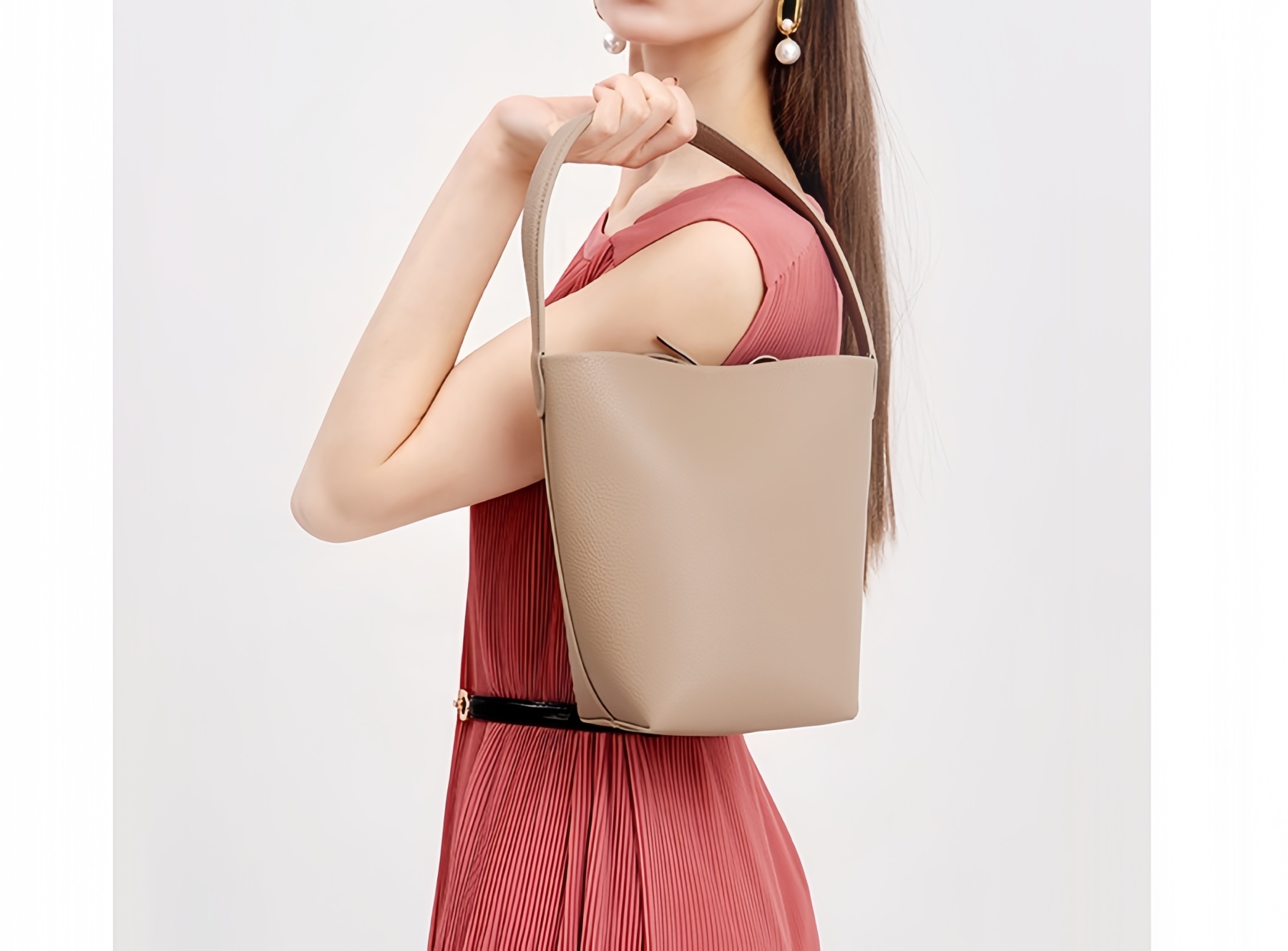 薄くて軽い設計 ！•カーキ|黒|青|3色|上質な厚手な柔らかい天然牛革トートバッグ•牛革肩がけかばんバッグ