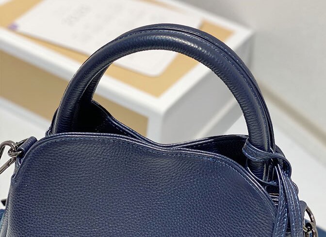 レトロ•厚みのある柔らかい天然牛革ショルダーバッグ•牛革ハンドバッグ