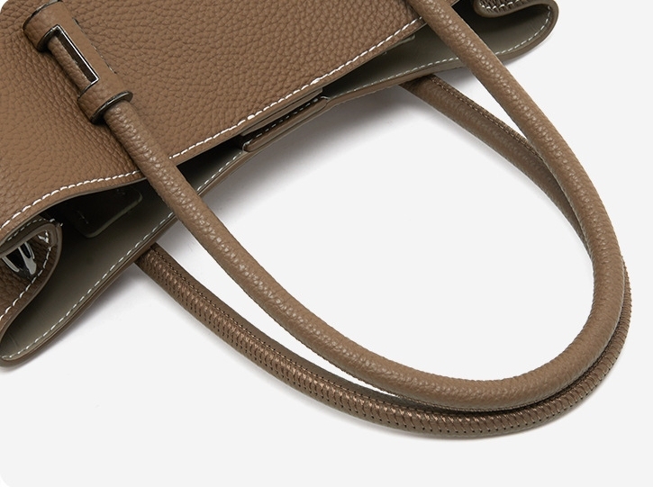 洗練感 ！•茶|黒|カーキ|濃い緑|4色•天然牛革ハンドバッグ•牛革ショルダーバッグ