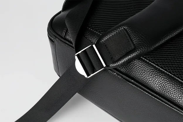 「横持ち・縦持ち・肩掛け」3WAY|牛革のビジネスリュック|大容量|ビジネス通勤に最適