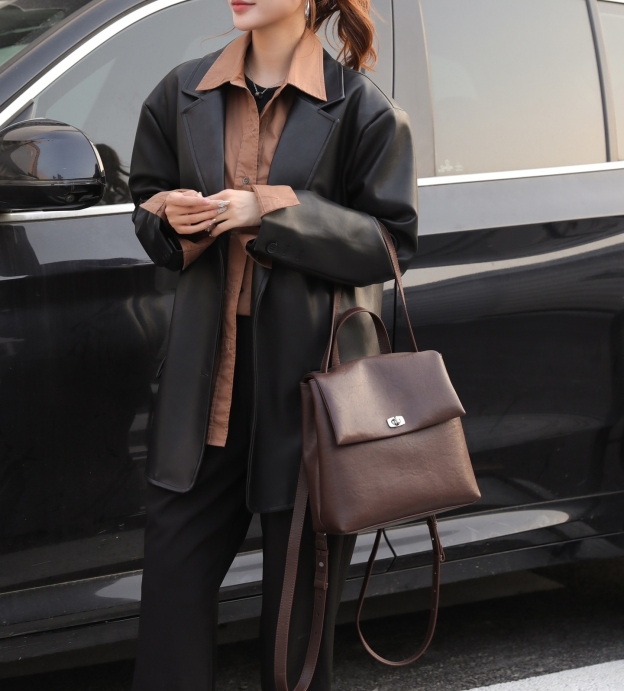 3in1多機能！•3色•3つの使用モードを切り替え自在！•天然な牛革リユックバック•牛革ショルダーバッグ•ハンドバッグ