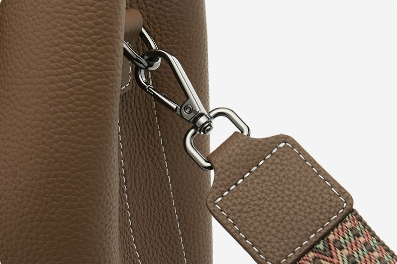 洗練感 ！•茶|黒|カーキ|濃い緑|4色•天然牛革ハンドバッグ•牛革ショルダーバッグ