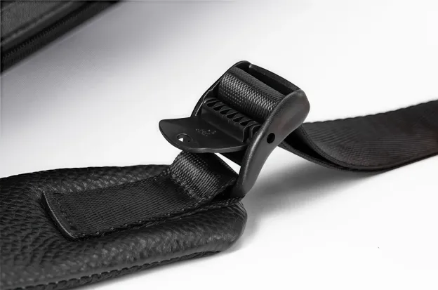 【シンプルヴィンテージ風】牛革バックパック｜通勤・ビジネス旅行に適した大容量仕様｜15.6インチ PC 収納可