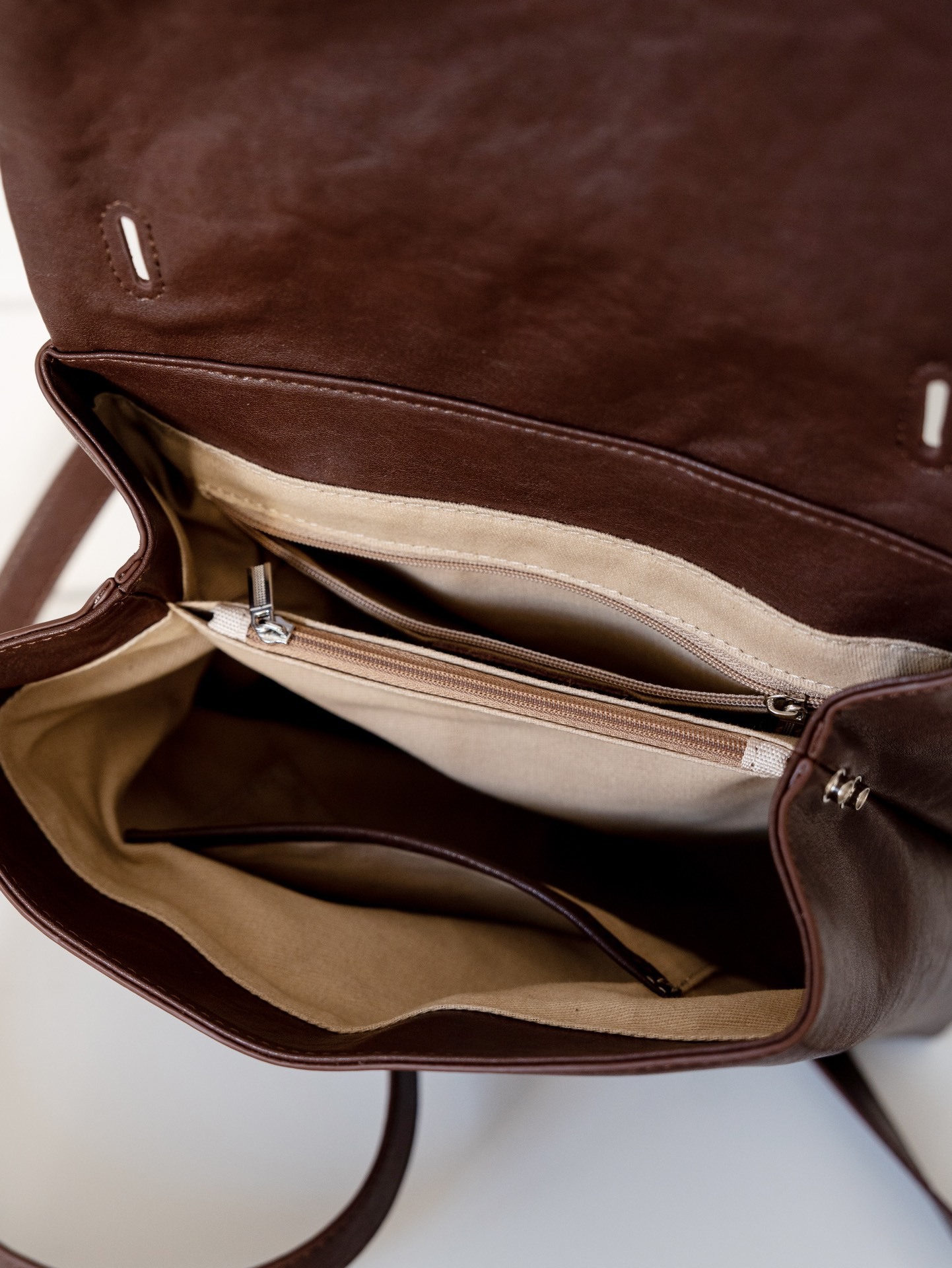 3in1多機能！•3色•3つの使用モードを切り替え自在！•天然な牛革リユックバック•牛革ショルダーバッグ•ハンドバッグ