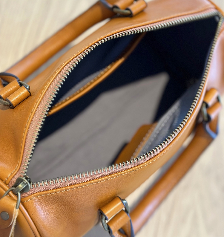 NEW ! •カラメル|茶|黒|コーヒー|4色•3WAY•天然牛革ハンドバッグ•牛革ショルダーバッグ