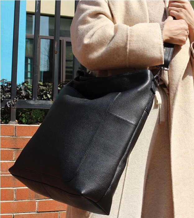 ミニマリズム スタイル ！•カラメル|黒|2色•厚手で柔らかめの天然牛革のトートバッグ