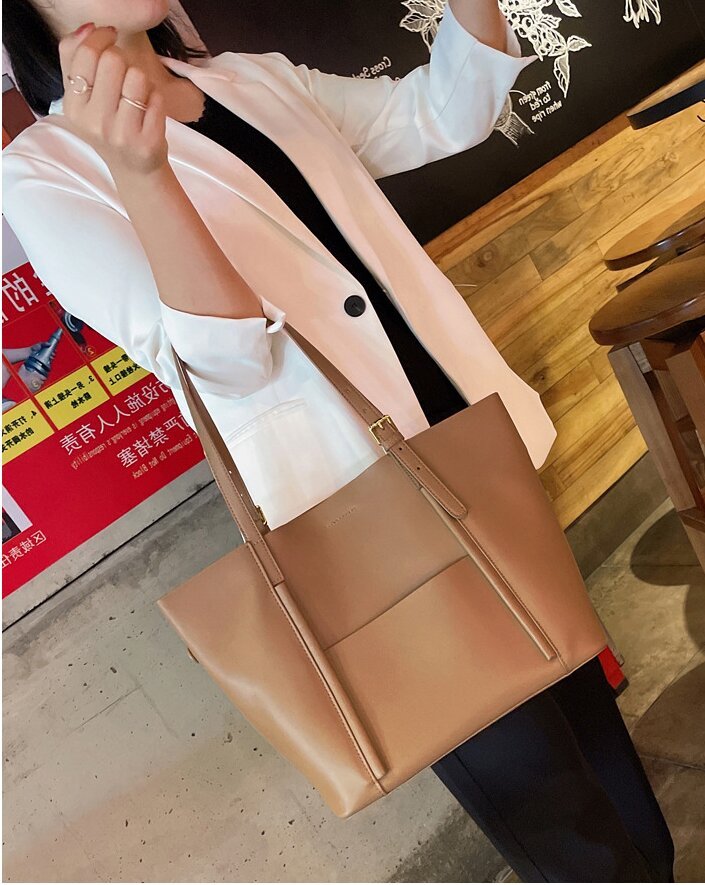 オールシーズン対応♦モダンでエレガント ♦上質な天然牛革トートバッグ ♦通勤に最適