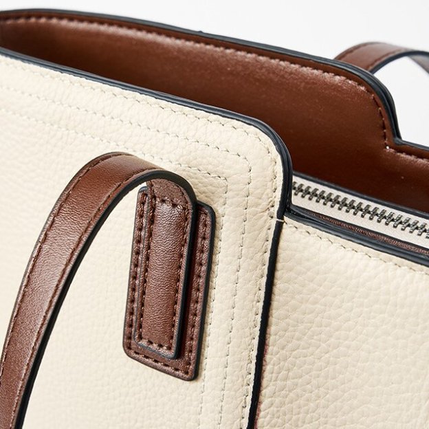 上質な天然牛革トートバッグ |大容量設計|通勤に最適