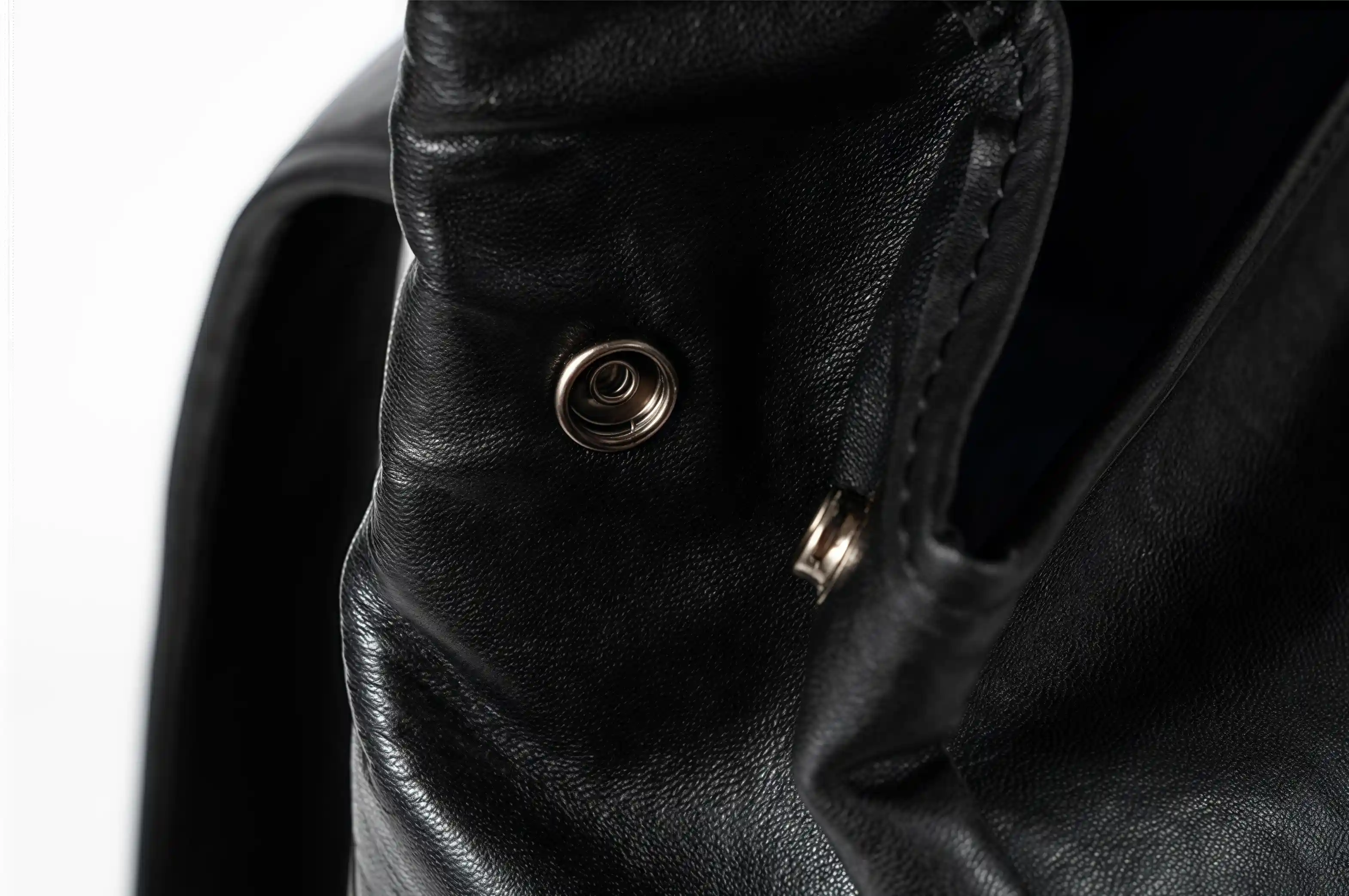 【植鞣牛革】バックパック |15.6 インチ PC 収納可｜大容量設計・通勤・旅行対応|