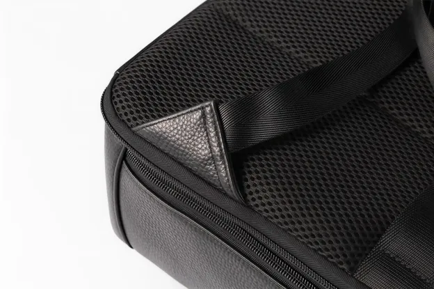 【シンプルヴィンテージ風】牛革バックパック｜通勤・ビジネス旅行に適した大容量仕様｜15.6インチ PC 収納可