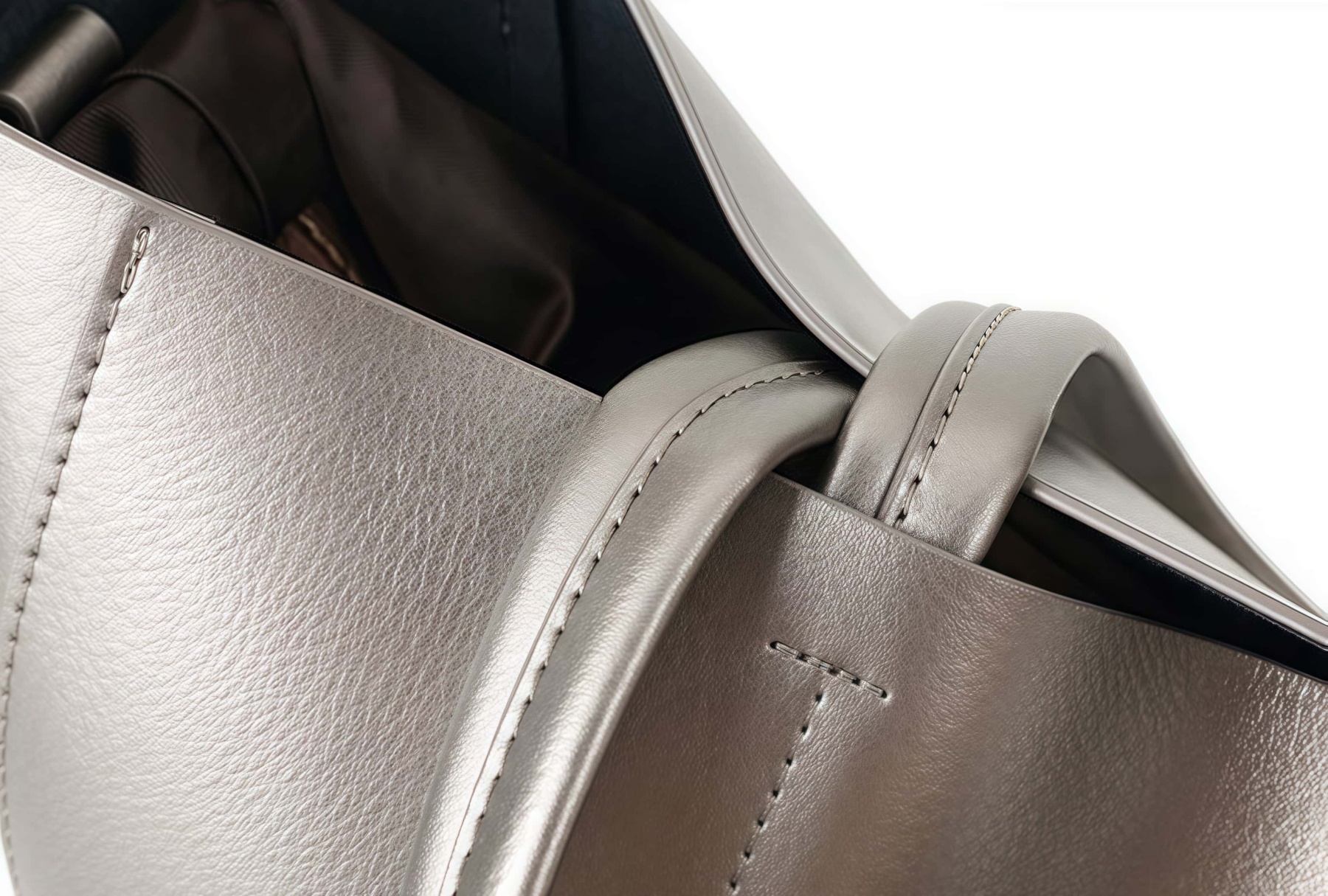 上質な牛革トートバッグ |ユニセックス| 通勤に最適|A4 サイズに対応