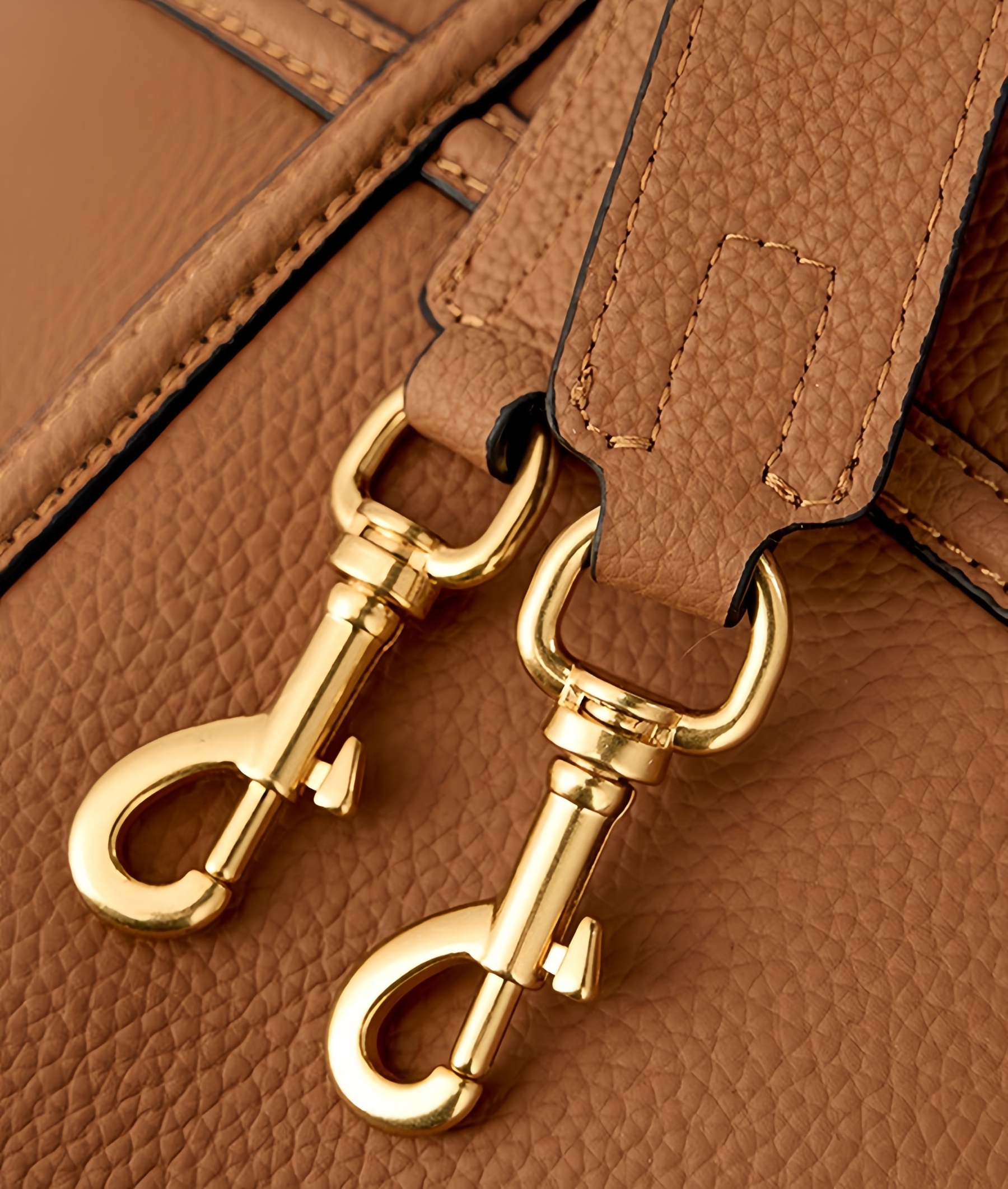 エレガントで高級感！•カラメル|黒|2色•3WAY•上質な厚手な天然軟めな牛革ハンドバッグ•牛革ショルダーバッグ