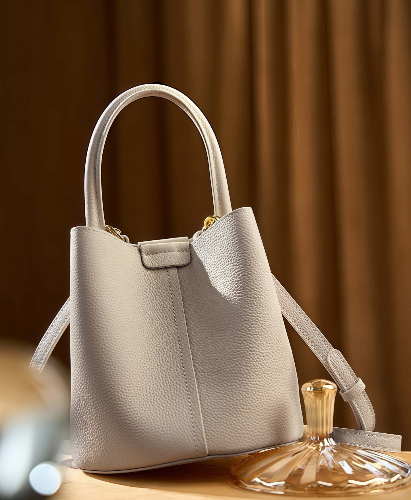 子袋付きの多機能牛革バッグ|本革ハンドバッグ｜斜め掛けバッグ｜2本のショルダーストラップが付属して