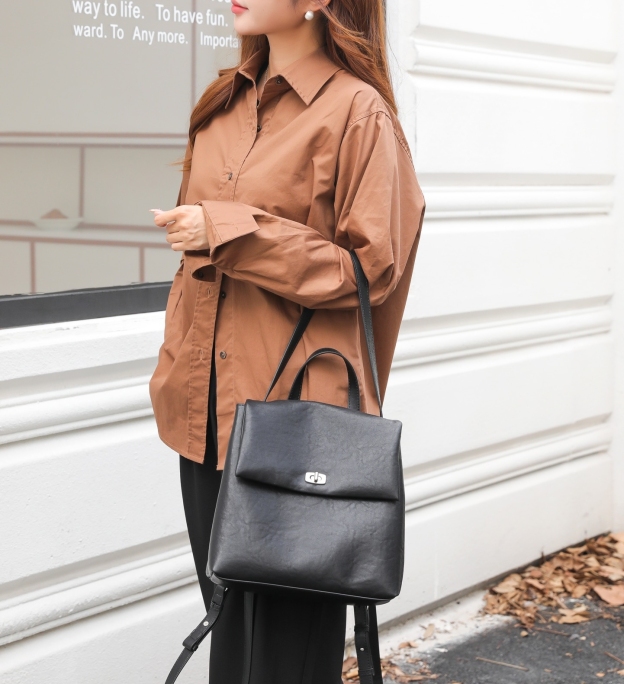 3in1多機能！•3色•3つの使用モードを切り替え自在！•天然な牛革リユックバック•牛革ショルダーバッグ•ハンドバッグ