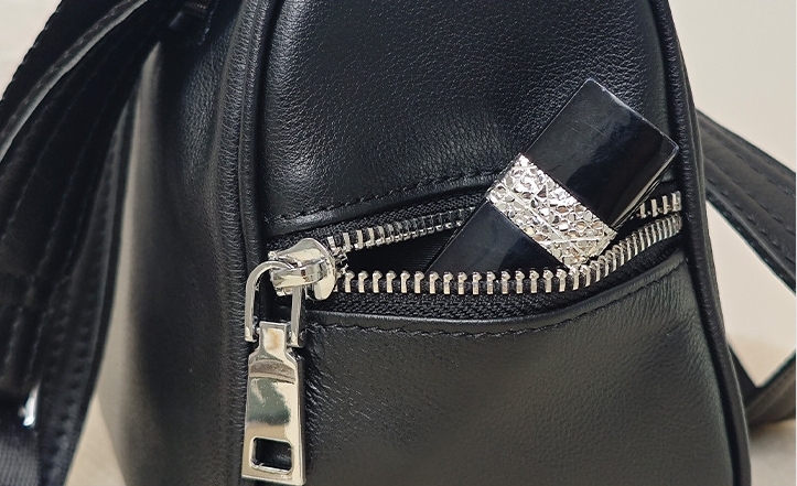 ユニセックス※ 黒|茶|グレー|3色※天然牛革ショルダーバッグ