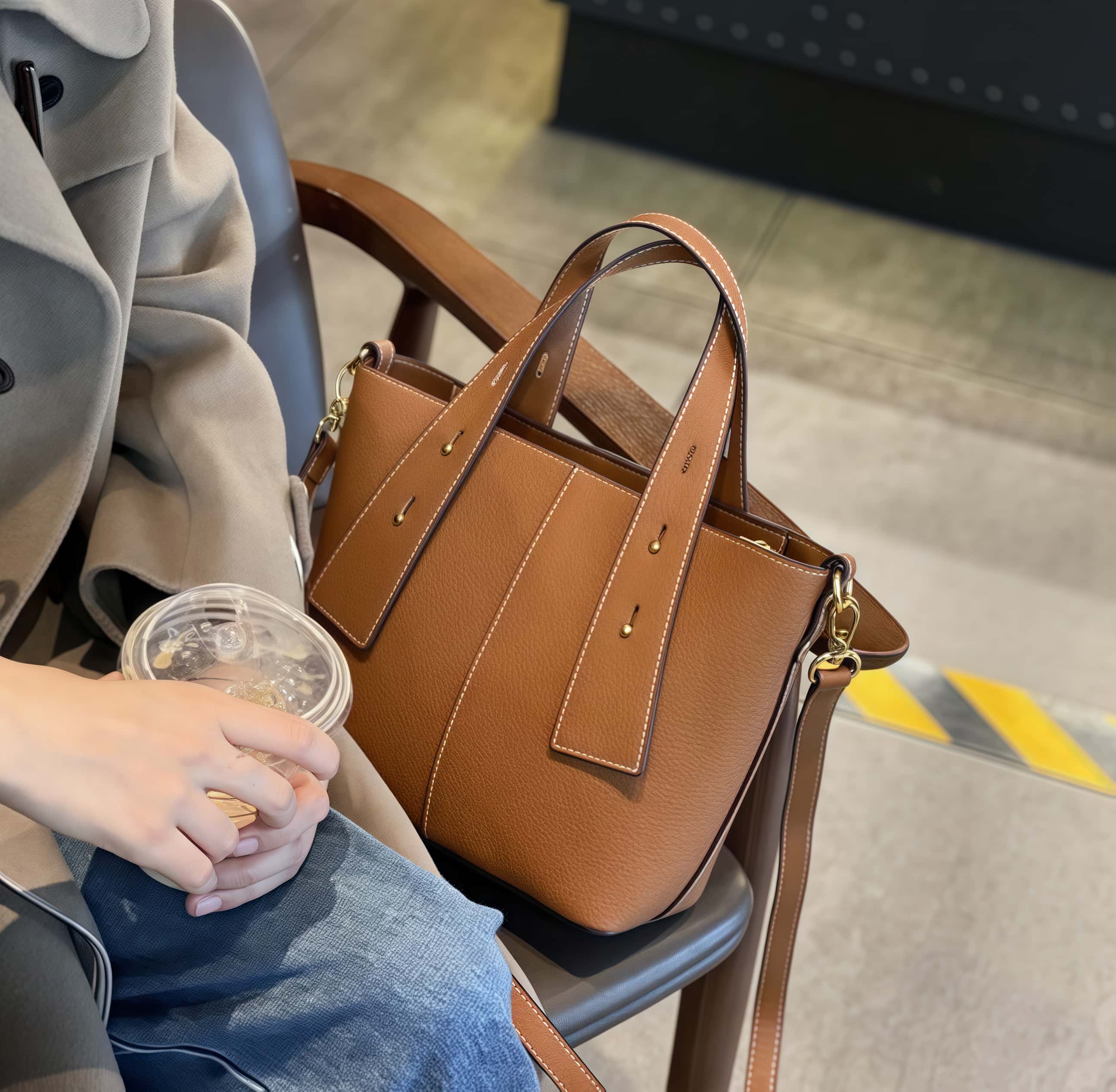 優雅な気質 ！•天然の厚みのある柔らかい牛革ハンドバッグ•牛革ショルダ一バッグ 