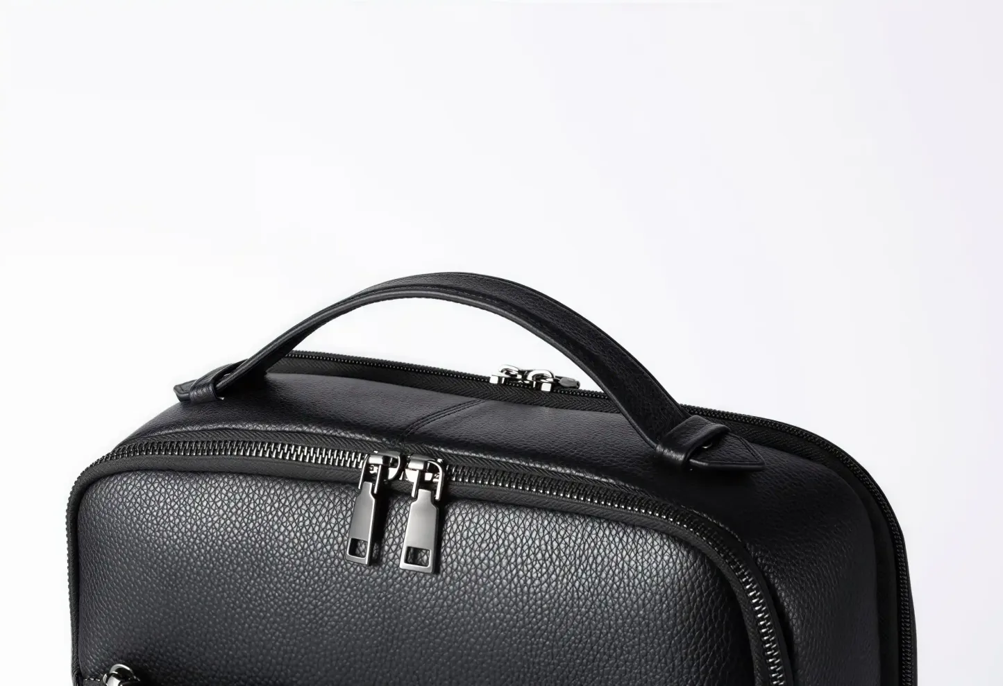 【牛革】ビジネスバックパック｜通勤・出張に最適｜15.6 インチノート収納可