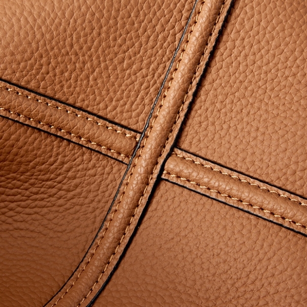 エレガントで高級感！•カラメル|黒|2色•3WAY•上質な厚手な天然軟めな牛革ハンドバッグ•牛革ショルダーバッグ