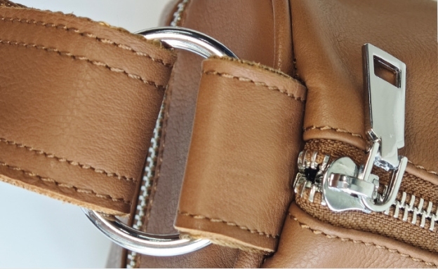 ユニセックス※ 黒|茶|グレー|3色※天然牛革ショルダーバッグ