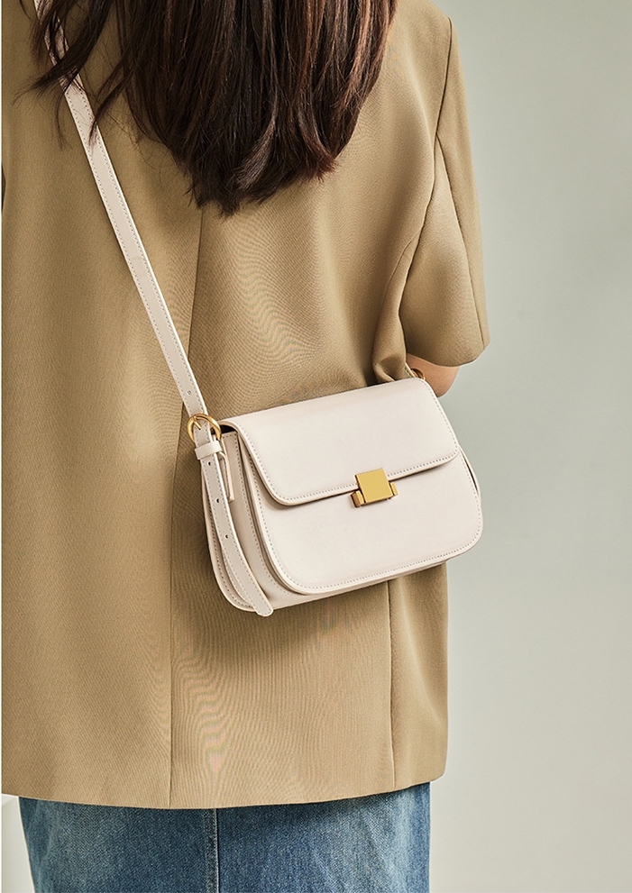 新作！•4色•天然牛革ショルダーバッグ• 牛革肩掛けバッグ