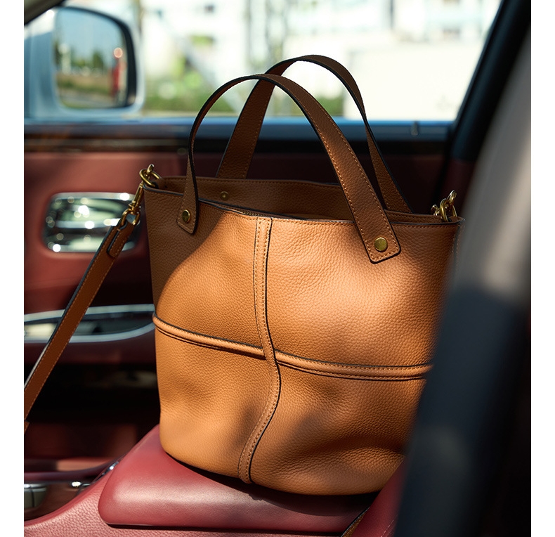 エレガントで高級感！•カラメル|黒|2色•3WAY•上質な厚手な天然軟めな牛革ハンドバッグ•牛革ショルダーバッグ