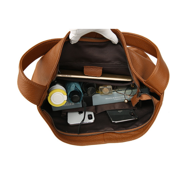 ミニマリズム スタイル ！•カラメル|黒|2色•厚手で柔らかめの天然牛革のトートバッグ