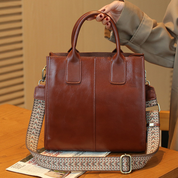 植物タンニン鞣しの牛革|ショルダーバッグ|ハンドバッグ|牛革トートバッグ 