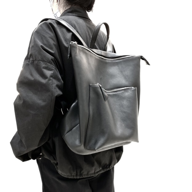 「ミニマリズム スタイル ！」•黒•ユニセックス•天然牛革リュックサック