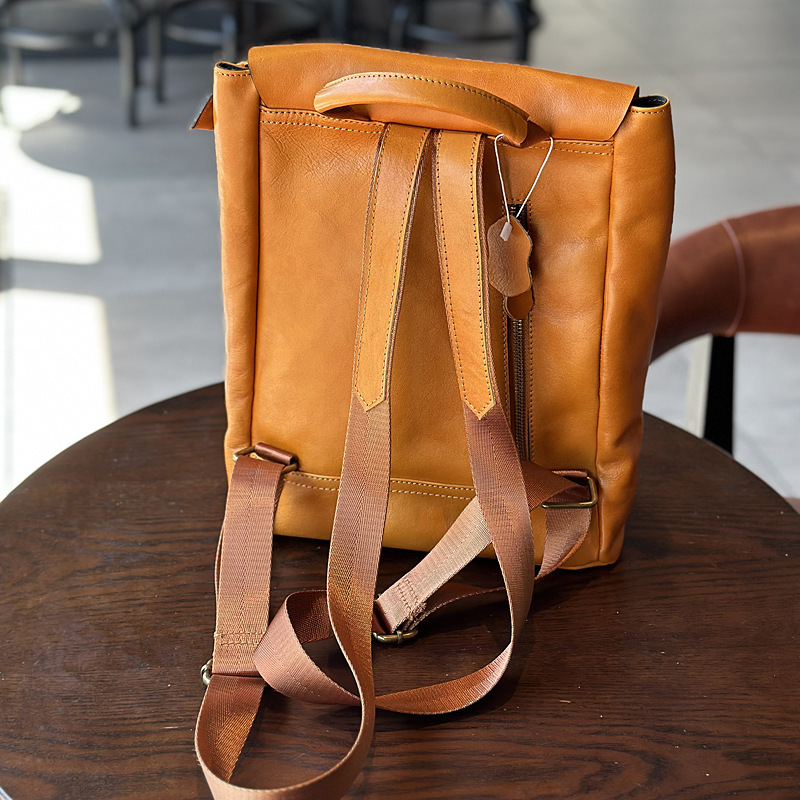 ユニセックス ！|カーキ|コーヒー|茶|黒|4色|天然牛革リュックサック