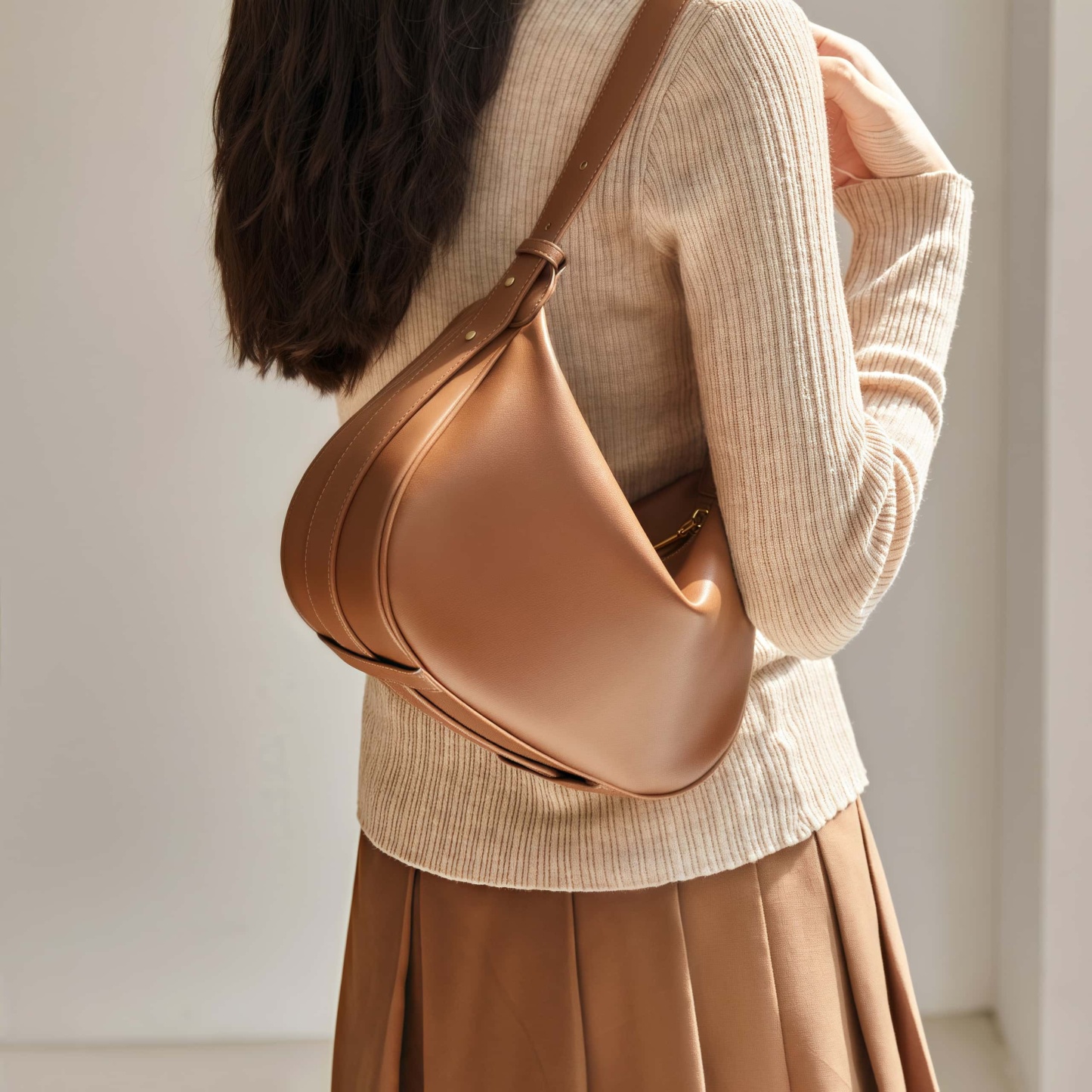 NEW ! •カラメル|黒|ベージュ|3色•天然牛革ショルダーバッグ|2本の肩紐が付属