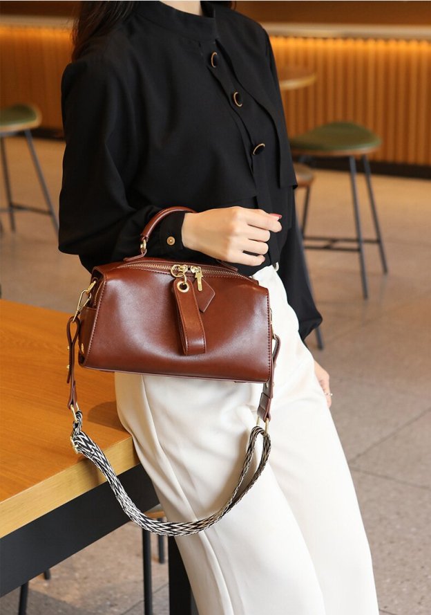 牛革斜め掛けバッグ|牛革ショルダーバッグ|牛革肩がけかばん |手提げバッグ