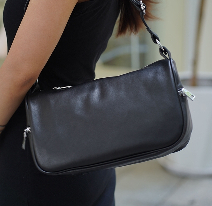 ユニセックス※ 黒|茶|グレー|3色※天然牛革ショルダーバッグ