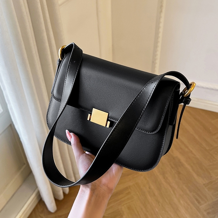 新作！•4色•天然牛革ショルダーバッグ• 牛革肩掛けバッグ