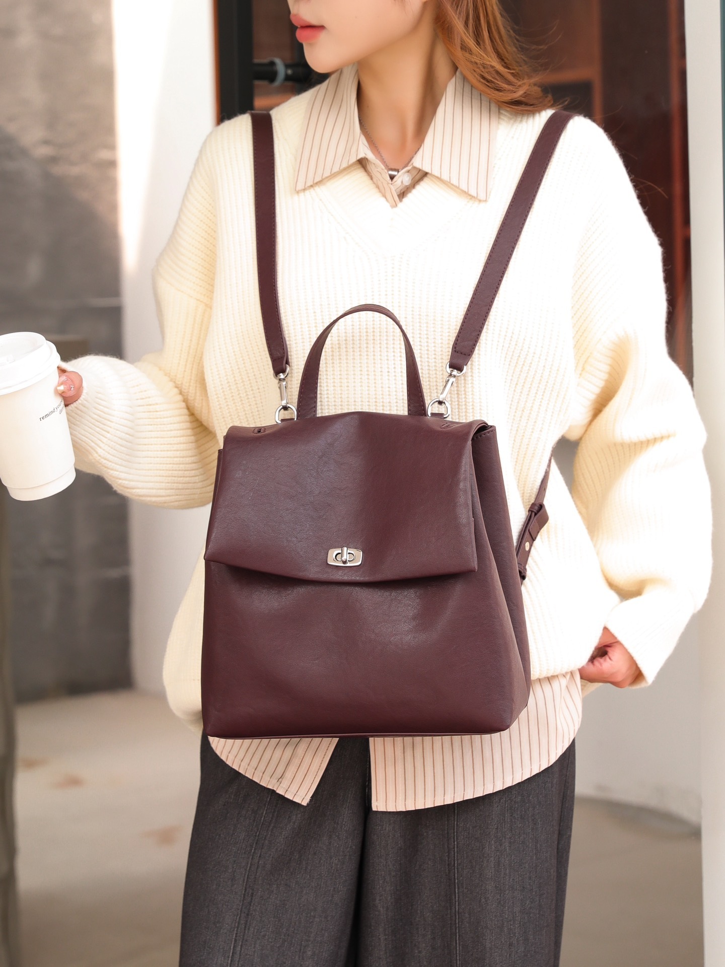 3in1多機能！•3色•3つの使用モードを切り替え自在！•天然な牛革リユックバック•牛革ショルダーバッグ•ハンドバッグ