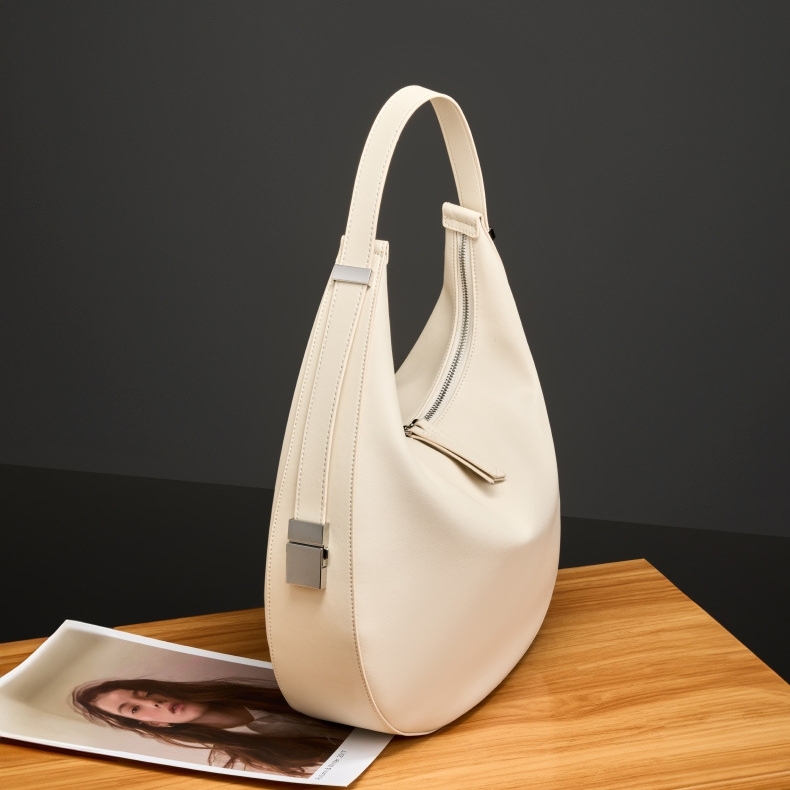 高級感たっぷり！•乳白|黒|2色•天然牛革トートバッグ •牛革シングルショルダーバッグ