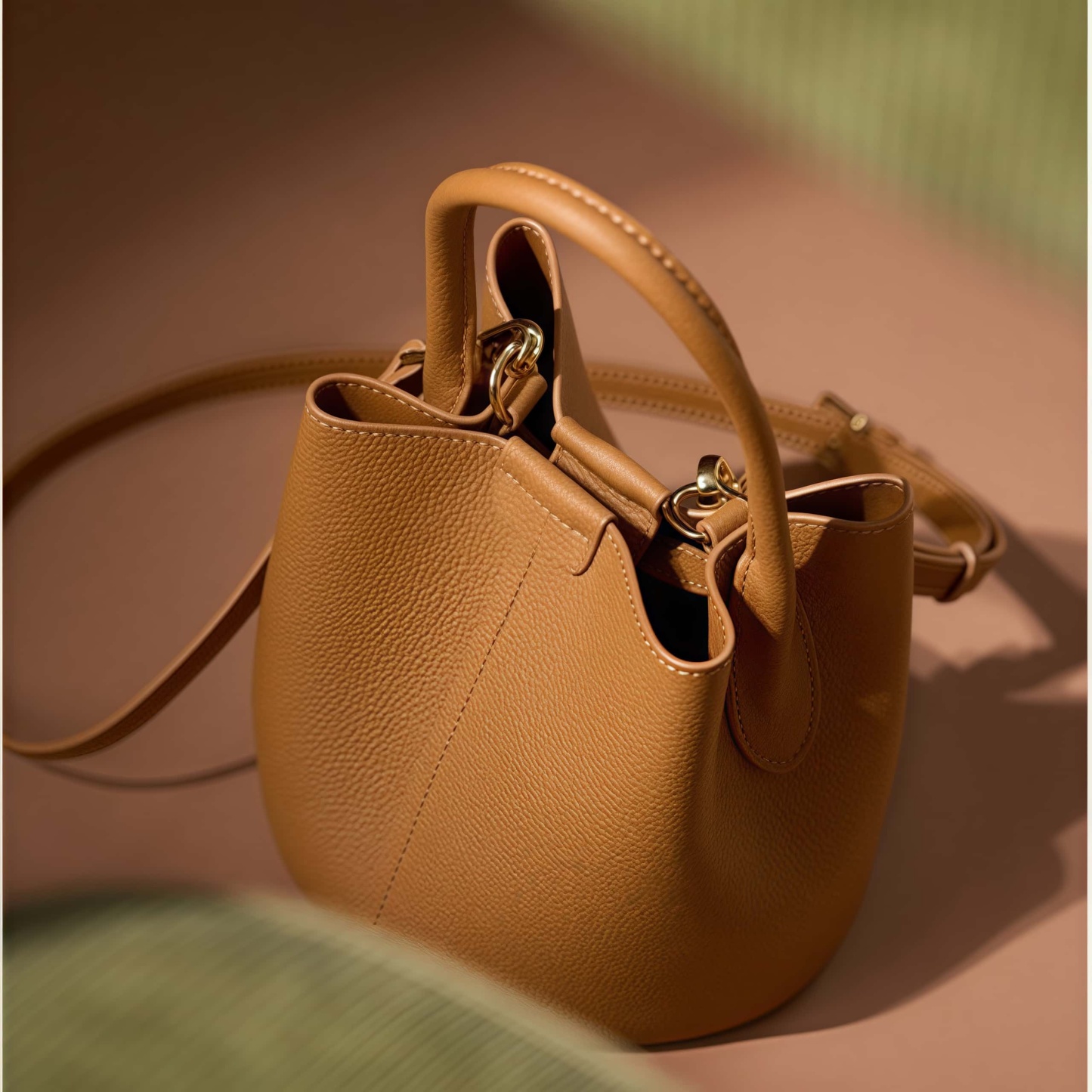 子袋付きの多機能牛革バッグ|本革ハンドバッグ｜斜め掛けバッグ｜2本のショルダーストラップが付属して