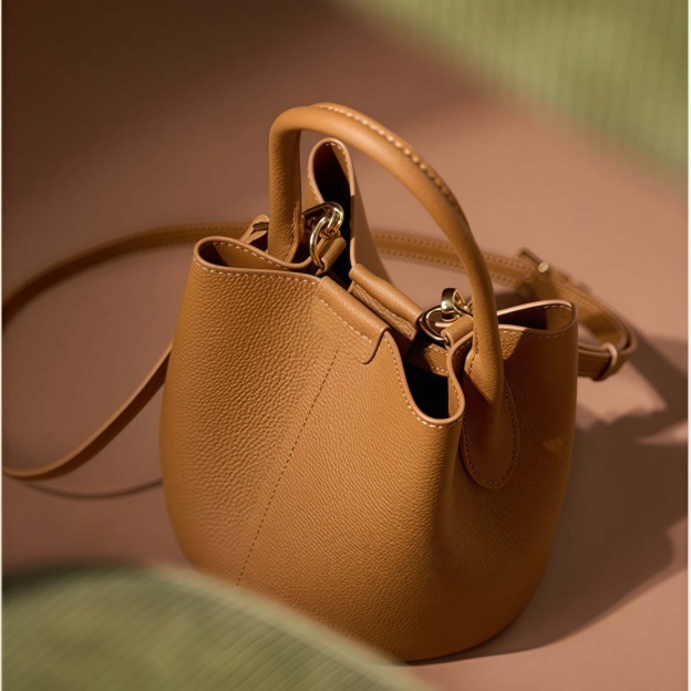 子袋付きの多機能牛革バッグ|本革ハンドバッグ｜斜め掛けバッグ｜2本のショルダーストラップが付属して