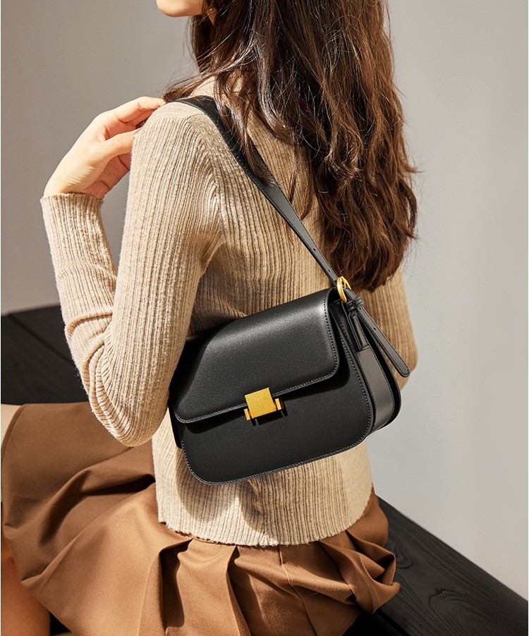 新作！•4色•天然牛革ショルダーバッグ• 牛革肩掛けバッグ