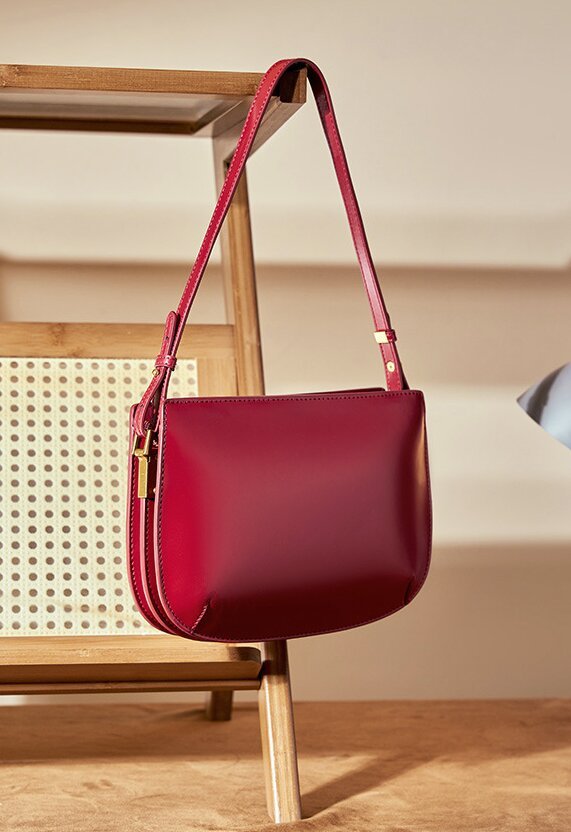 レザー携帯ポーチ|牛革ショルダーバッグ|サコッシュ|斜め掛けバッグ|エブニングバッグ