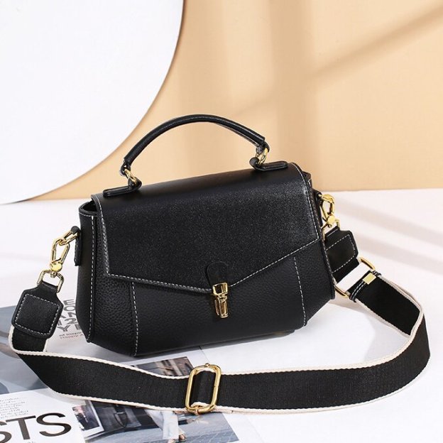 牛革斜め掛けバッグ|片肩バッグ|牛革ハンドバッグ|スーツに合わせる